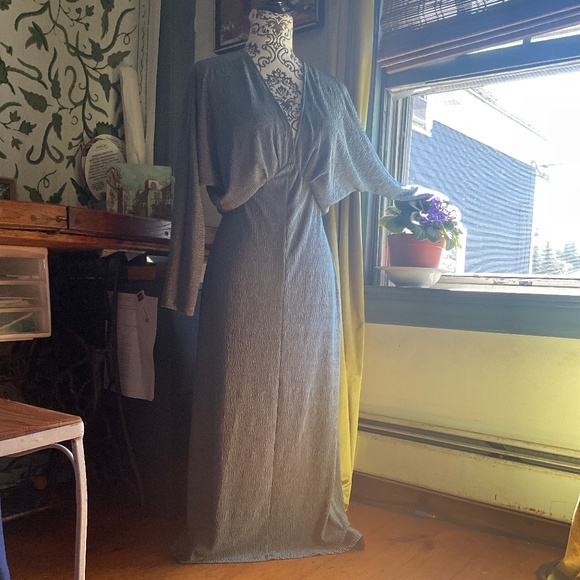 ALL IN FAVOR Thyme Cozy Ribbed Midi Dress size S - Picture 5 of 10